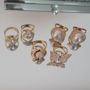 NWOT Elegant Gold and Pearl Ring Set of 6.